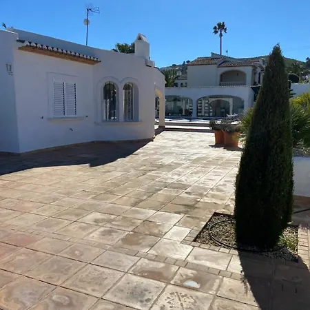 Entiere Piscine Et Cuisine D'ete A Pinosol *
