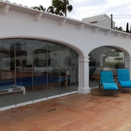 Entiere Piscine Et Cuisine D'ete A Pinosol