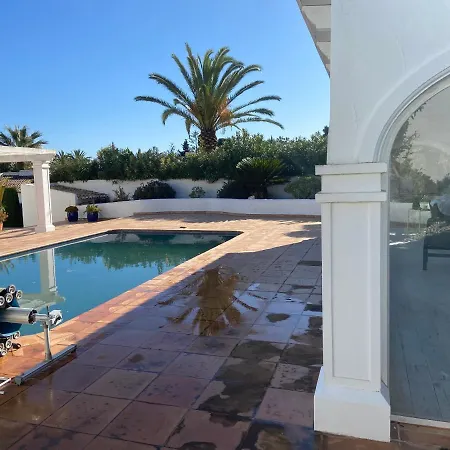 Entiere Piscine Et Cuisine D'ete A Pinosol *