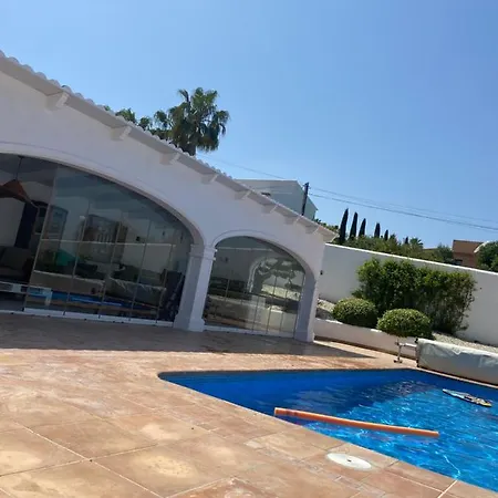 Entiere Piscine Et Cuisine D'ete A Pinosol